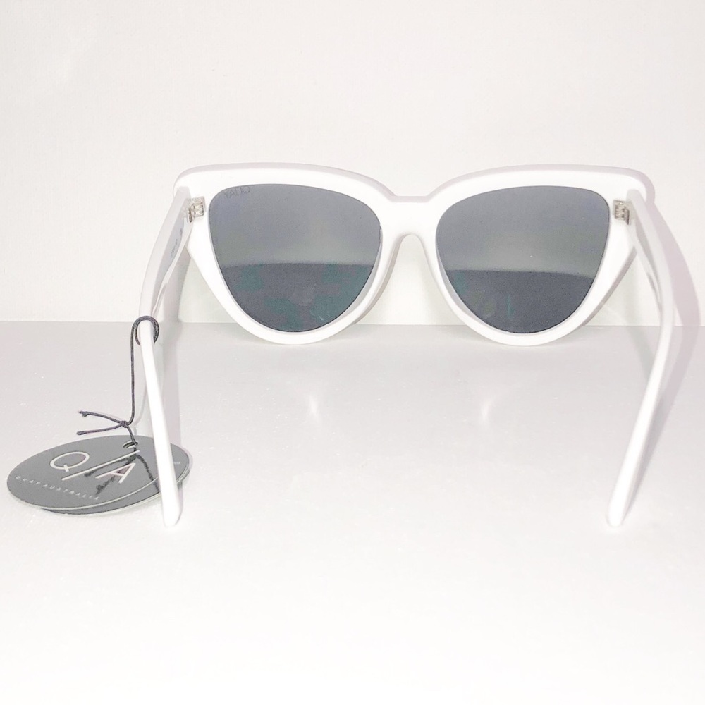 Quay StrayCat White Gold Mirror Smoke Lens Sunnies - Picture 7 of 12